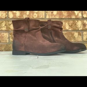 Birkenstock’s Sarnia Waxed Suede Ankle Bootl